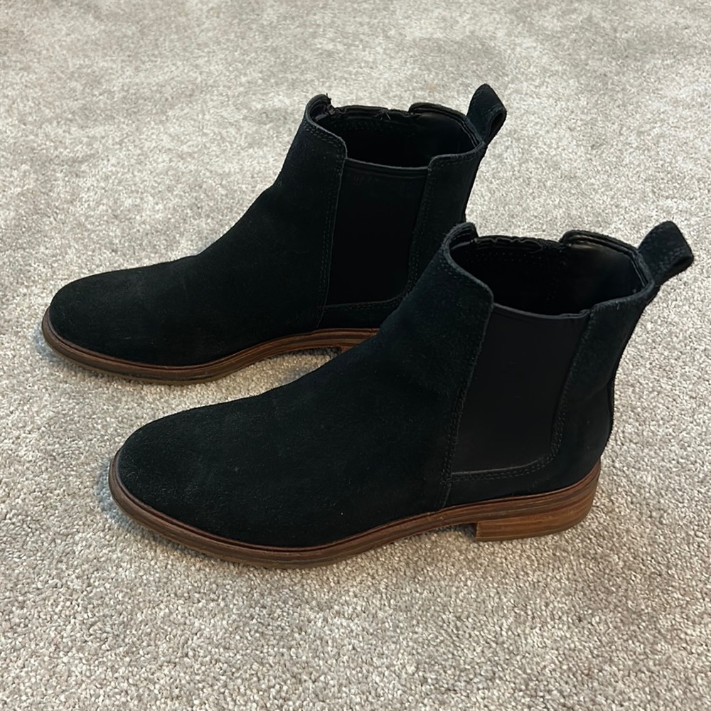Clarks arlo boots in black